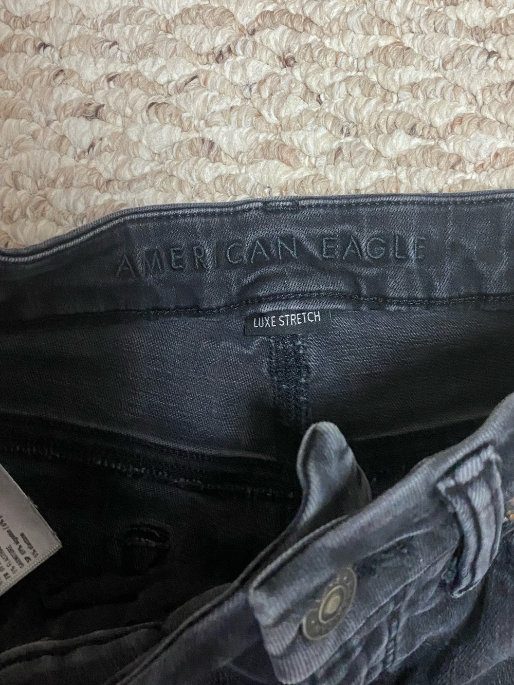 AMERICAN EAGLE DISTRESSED SUPER HIGH RISE JEGGINGS JEANS LUXE STRETCH - SIZE 8 - Picture 7 of 9